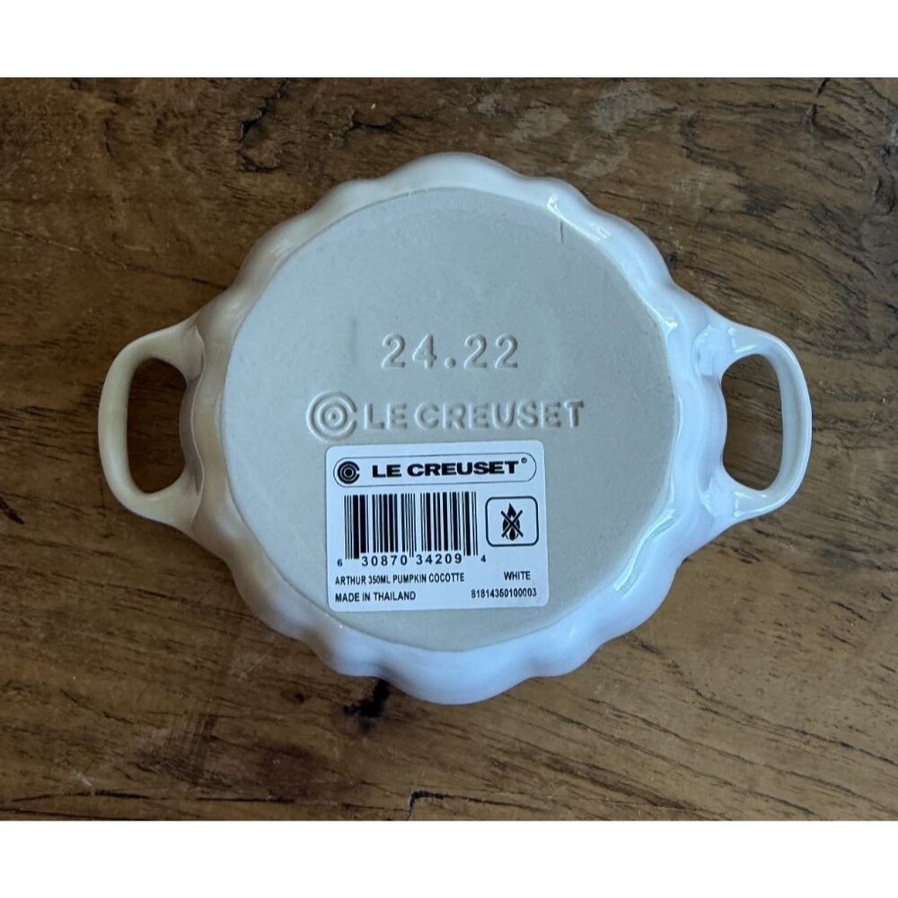 Le Creuset Stoneware Figural Pumpkin Mini Cocotte 12 oz 350 ml White NEW NIB - Picture 10 of 12